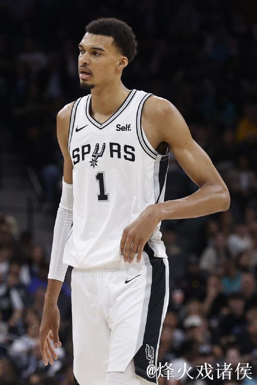 文班亚马谈雷霆：我们还有很长的路要走